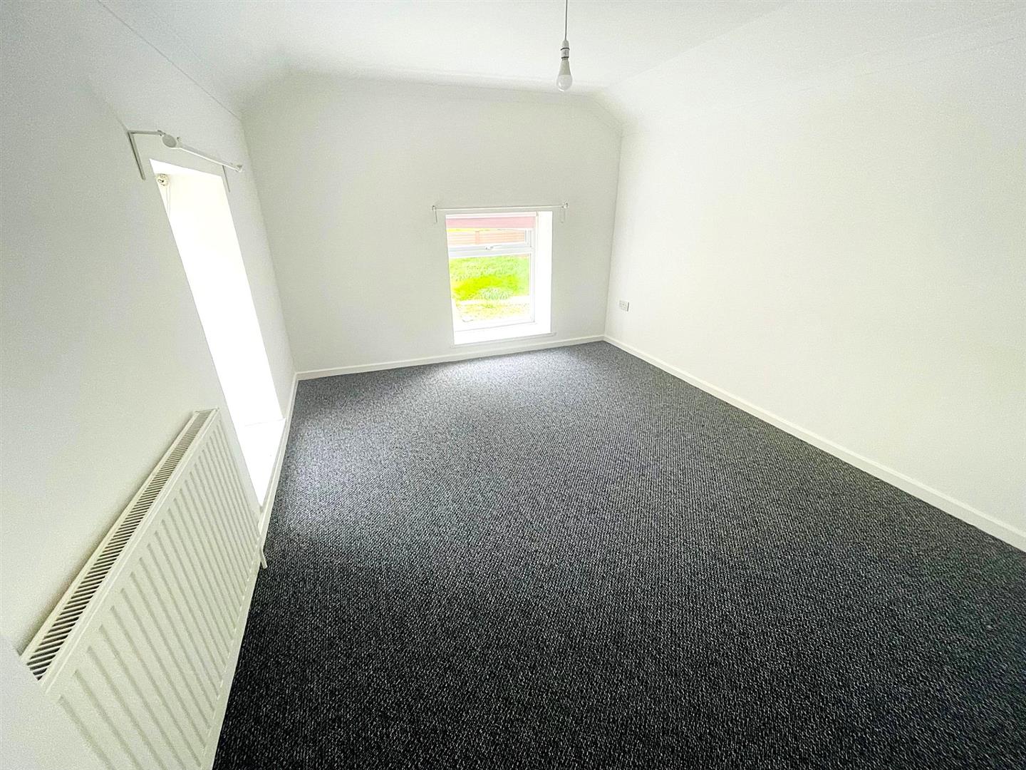 Sawel Terrace, Pontarddulais, Swansea, SA4 0UY